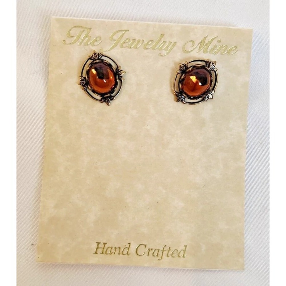 Recollections Victorian Style Austrian Crystal Button Topaz Stud Earrings NWT